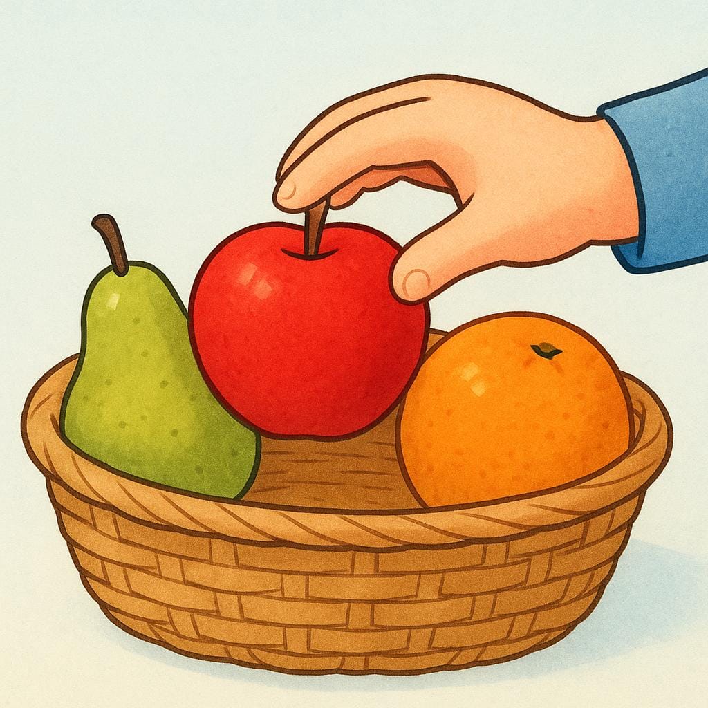 Uma mão pequena estendendo-se para selecionar uma maçã vermelha brilhante de uma cesta contendo outras duas frutas diferentes, ilustrando a seleção.