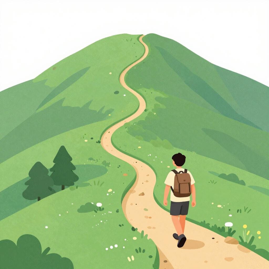 緑豊かな山の急な坂道を登るハイカーの写真。